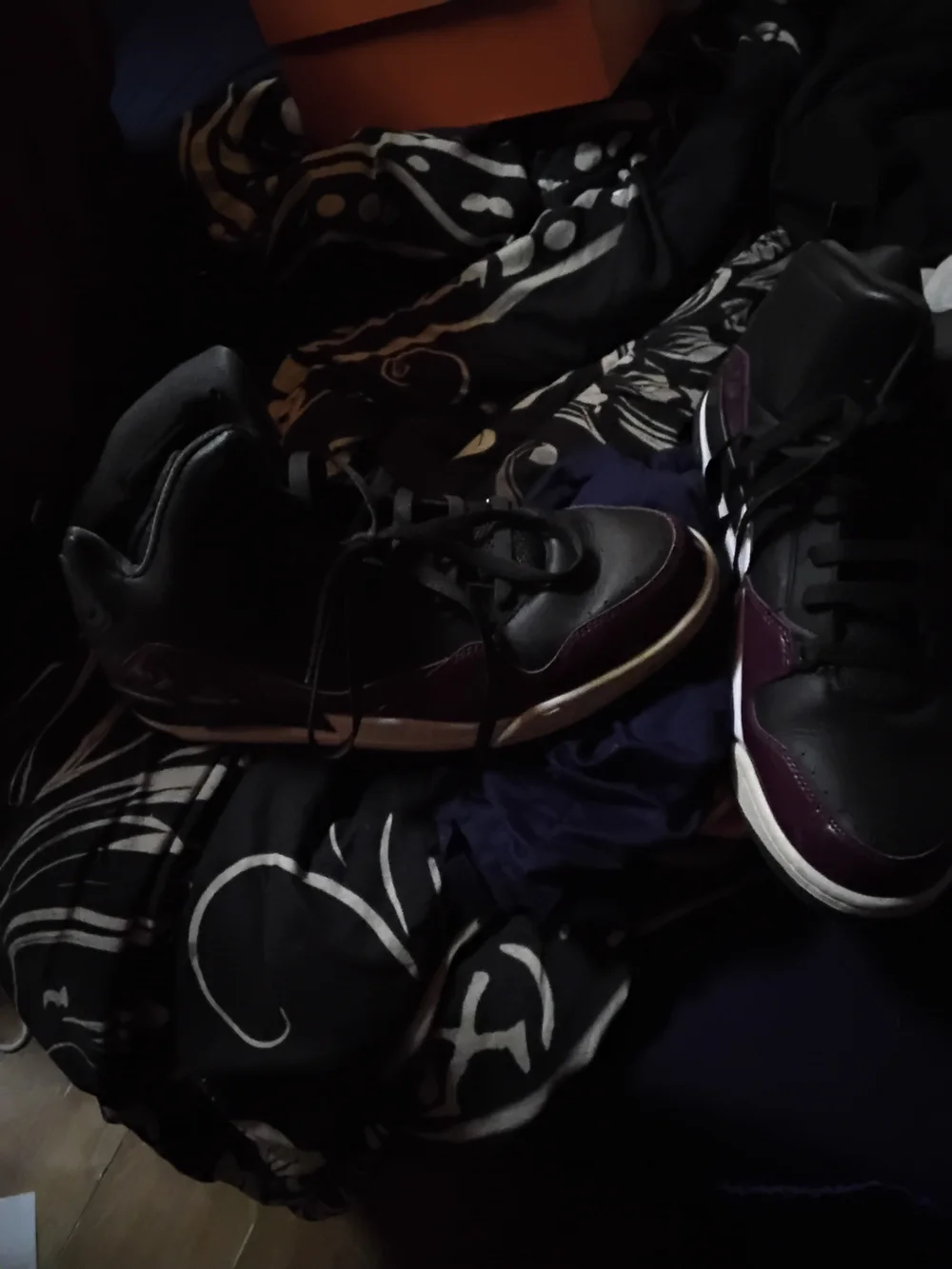 Jordan Men's Mid-Top Sneaker in Burgundy and Black